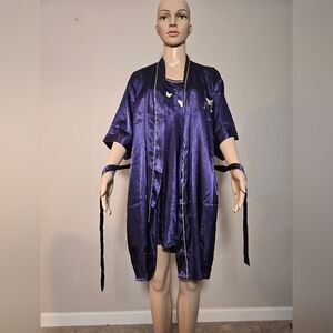 Vandre sleepwear lingerie with embroidery and robe color purple size medium